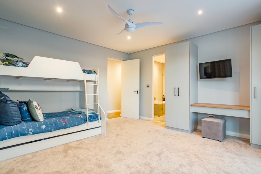 5 Bedroom Property for Sale in Val De Vie Estate Western Cape